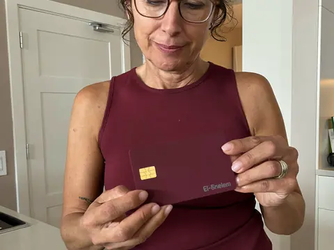 Association de la carte El-Salem Phone à un smartphone
